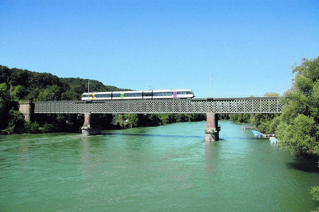Die Eisenbahnbrcke zwischen Waldshut und Koblenz steht seit 1859.    | Foto: Weiss