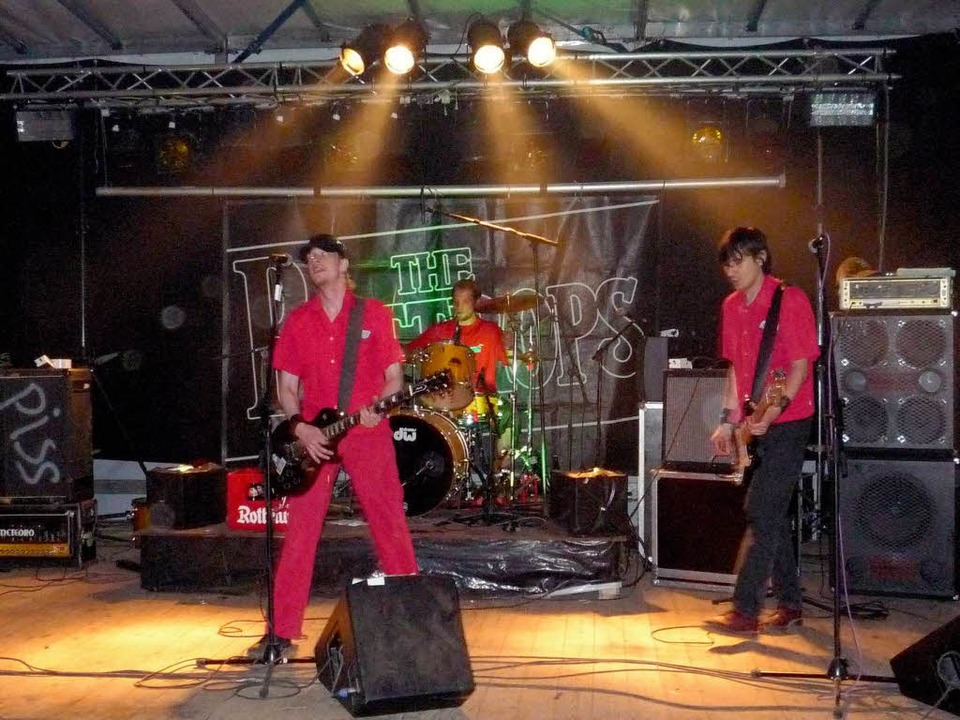 Sie brachten Berliner Punk-Atmosphre ...Rastplatz: &#8222;The Bottrops&#8220;.  | Foto: Daniela Rde