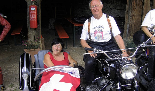 Platz nehmen im Seitenwagen: Gastwirti...222;Stammvater&#8220; Karl Mattmller.  | Foto: Ines Bode