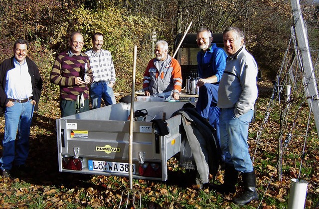 Mitglieder der Ortsgruppe Bad Bellinge... in Schliengen  eine Vesperpause ein.   | Foto: Privat