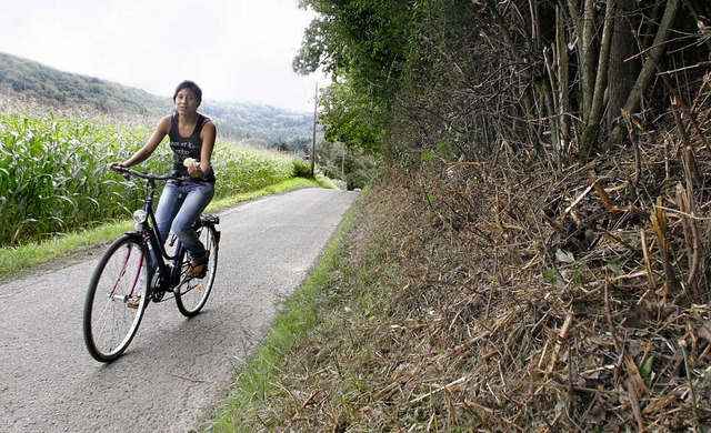 Fahrradfahrer knnen den Oberen Weg wi... Entgegen kommende Autos sind sichtbar  | Foto: Heidi Fssel