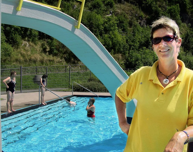 <Bildtext>Die Schwimmmeisterin sorgt m...Freibad niemand untergeht.</Bildtext>   | Foto: Tina Httich