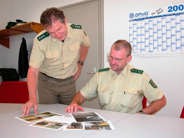 Rudi Kuppinger und  Ulrich Beyersdorff...ografien einen Fall von Unfallflucht.   | Foto: BZ