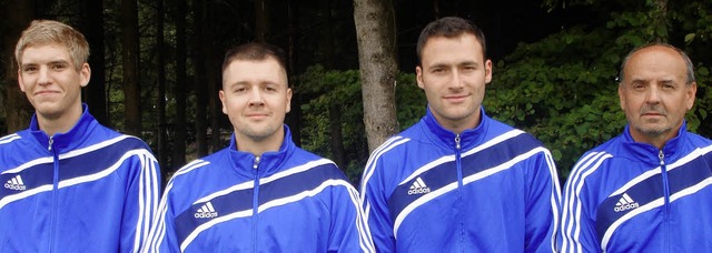 Drei neue Spieler fr den FC BInzgen: ...Trainer  Jrgen Lonardoni (von links)   | Foto: BZ