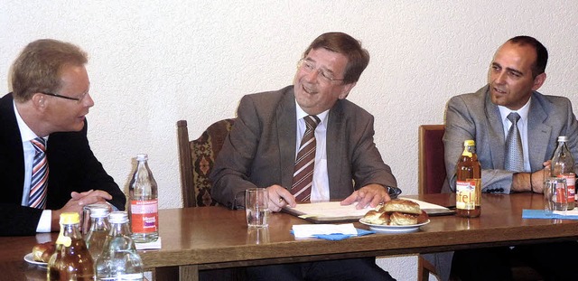 Gedankenaustausch im Rathaus von St. P...er, Willi Stchele und Rudolf Schuler   | Foto: privat