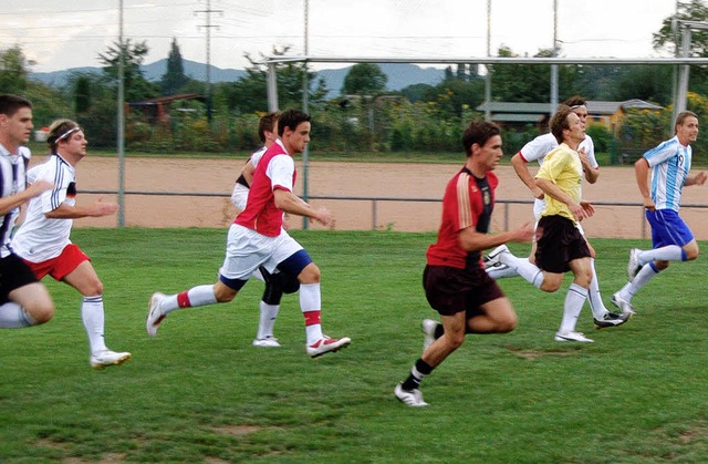 Auf geht&#8217;s! Gleich mglichst wei...Kreisliga A-Aufsteiger FC Buchholz.     | Foto: Christian Ringwald