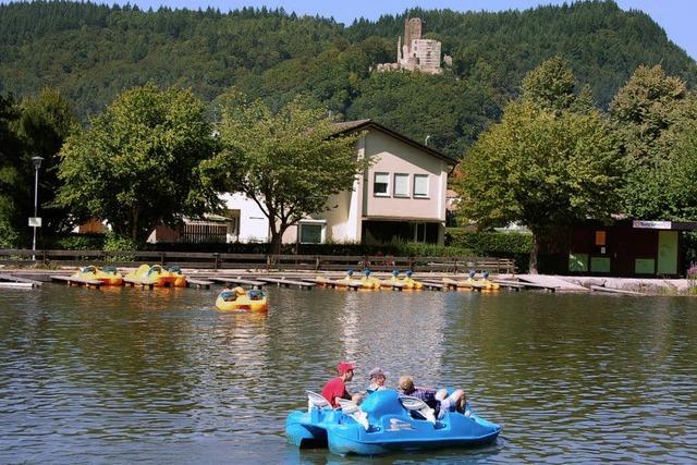 DREI MANN IN EINEM BOOT