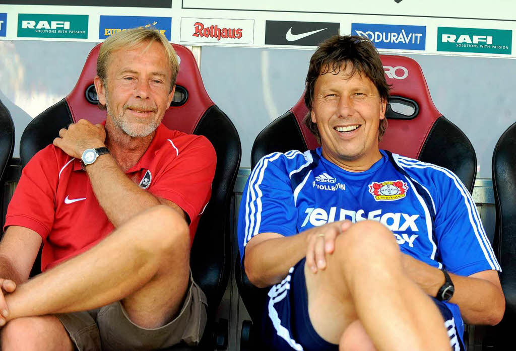 Leverkusens Torwarttrainer Rdiger Vollborn (rechts).