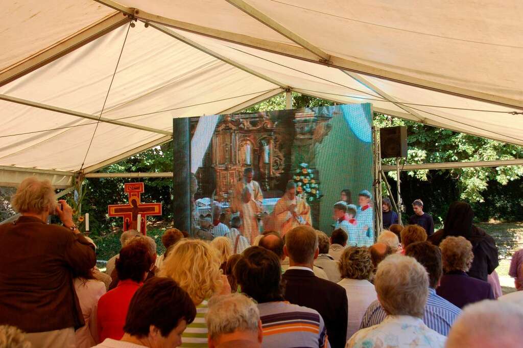 Die schnsten Bilder von der Festmesse zum Silbernen Priesterjubilum von Prlat Georg Gnswein in Riedern am Wald.