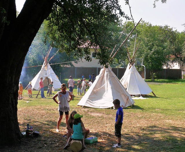 Die Oststadt-Indianer hatten beim Stad...trum wieder ihre Zelte aufgeschlagen.   | Foto: Carola  Bruhier