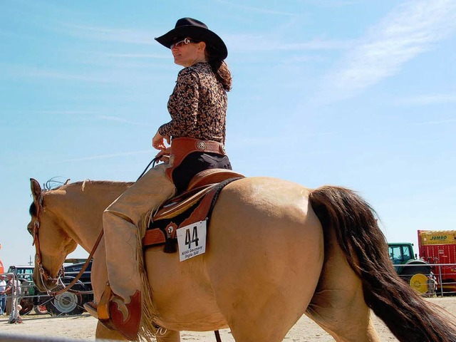 Hoch zu Ross: ber 60 Westernreiter gi...eim NRHA-Regionalturnier an den Start.  | Foto: Juliane Khnemund