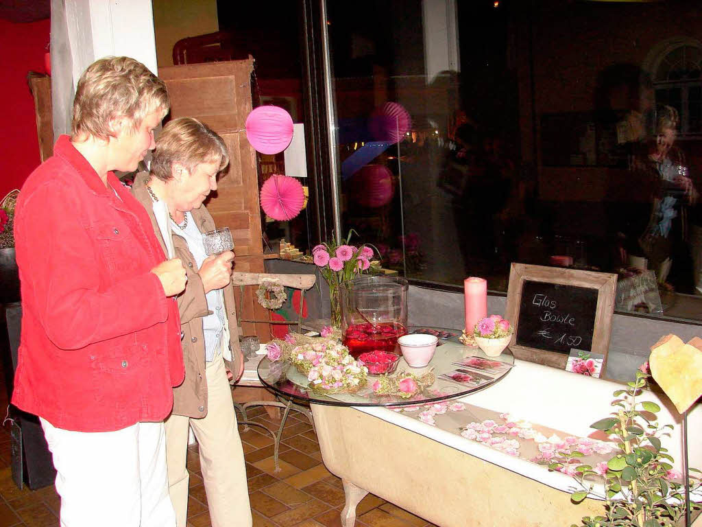 Die meisten Einzelhndler beteiligten sich an der Kulturnacht mit besonderen Aktionen: Blumen Vierlinger (im Bild) lud zur Nacht der Rosen ein.