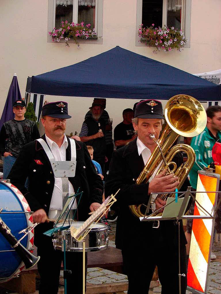 Zwei von acht "Alten Kameraden" der Stadtmusik Lffingen, die die Kulturnacht musikalisch bereicherten.