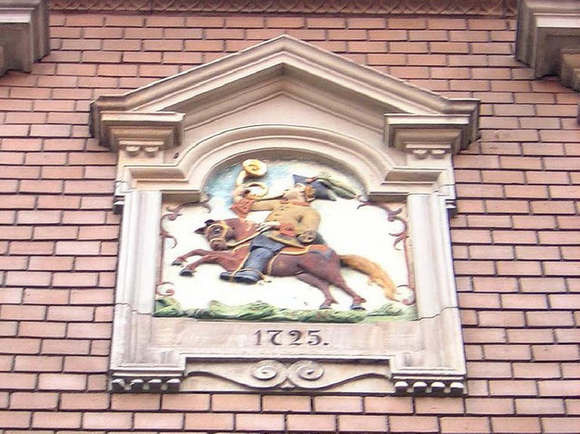Relief an der Fassade des Gasthauses &#8222;Zur  Post&#8220;.   | Foto: Gerhard Walser
