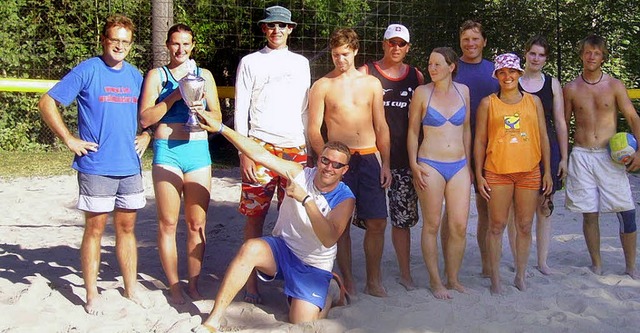Die Sieger des Beachvolleyballturniers in Todtnau   | Foto: Julia Ribeiro Dias