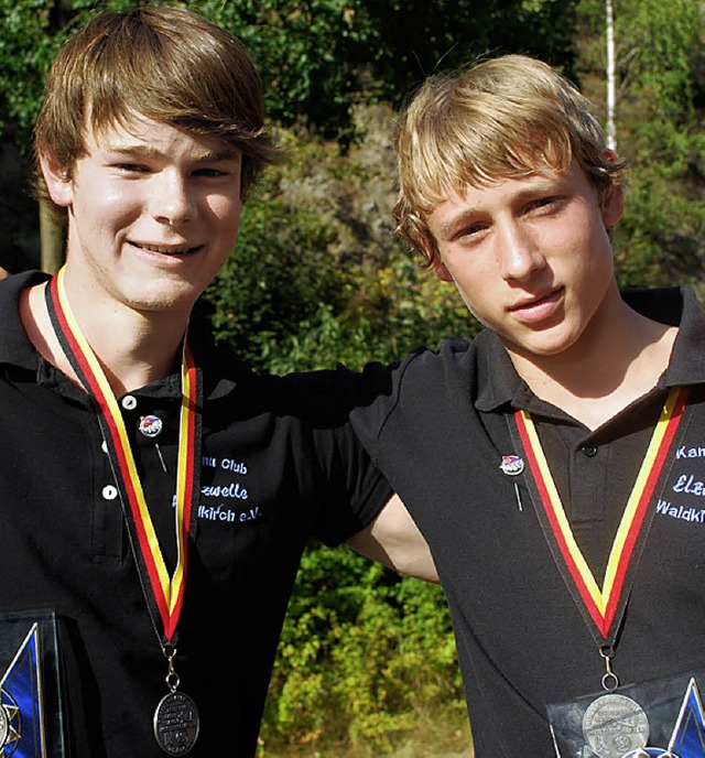 Vizemeister  im Kanu-Slalom: Johannes Dinkelaker (links) und  Fabian Schweikert   | Foto: privat