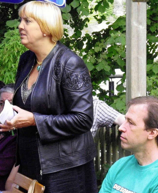 Die Bundesvorsitzende der Grnen Claud...ten Thomas Marwein (rechts) ins Zeug.   | Foto: Robert Ullmann