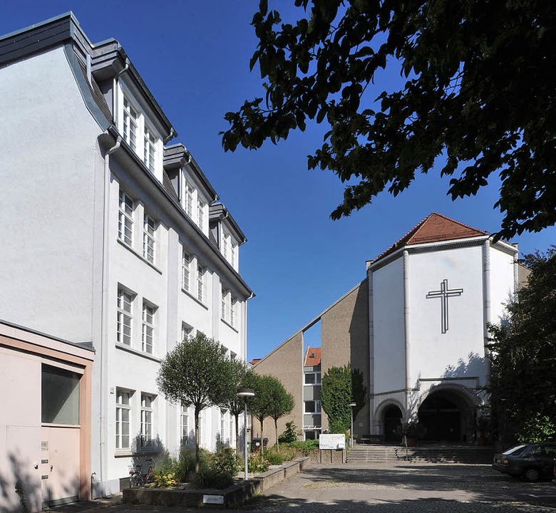 Der hintere Gebudeteil in direkter Nachbarschaft zur Pauluskirche  | Foto: Michael Bamberger