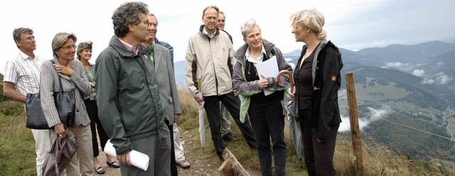 Die Prsidentin des Bundesamts fr Nat...n Sigrid Meineke (Zweite von rechts).   | Foto: Karin Maier