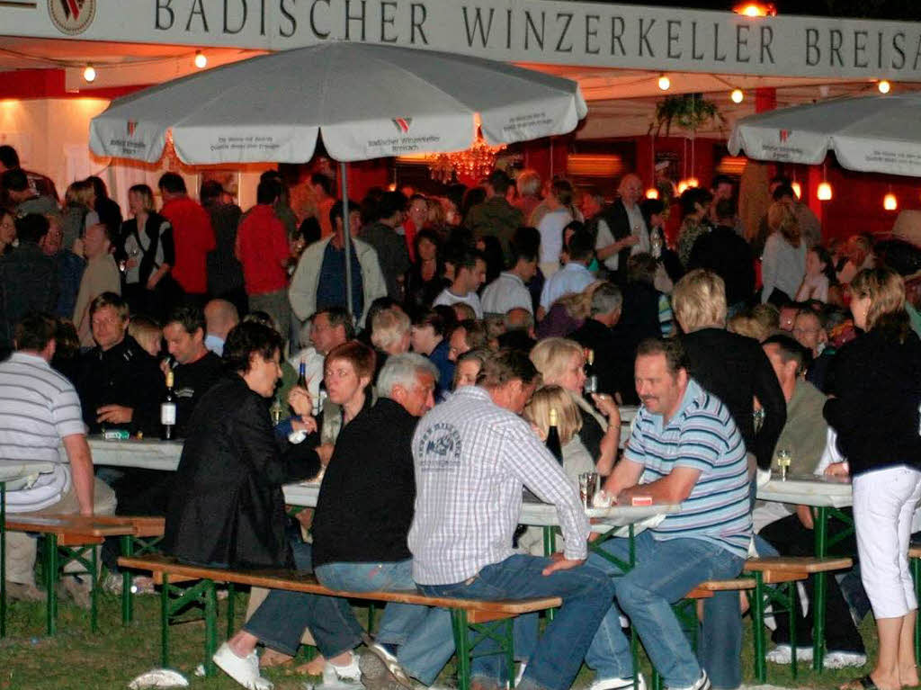 Edle Tropfen und ein buntes Programm: Das Breisacher Weinfest ist ein Publikumsmagnet.