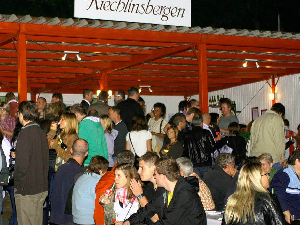 Edle Tropfen und ein buntes Programm: Das Breisacher Weinfest ist ein Publikumsmagnet.