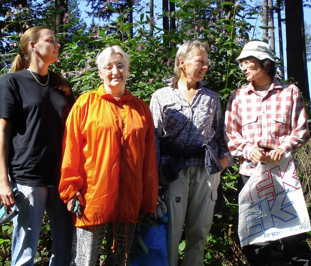 Vier Frauen nehmen den Kampf gegen das... Maria Wegener, und Dietlinde Kppler.  | Foto: Fricker