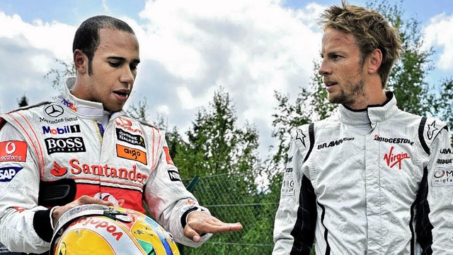 Hatten viel zu diskutieren: Die in Spa...is Hamilton (links) und Jenson Button   | Foto: dpa
