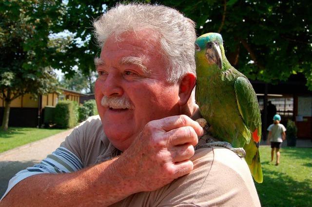 Warmbach: Wo Papageien den Frauen hinterherpfeifen