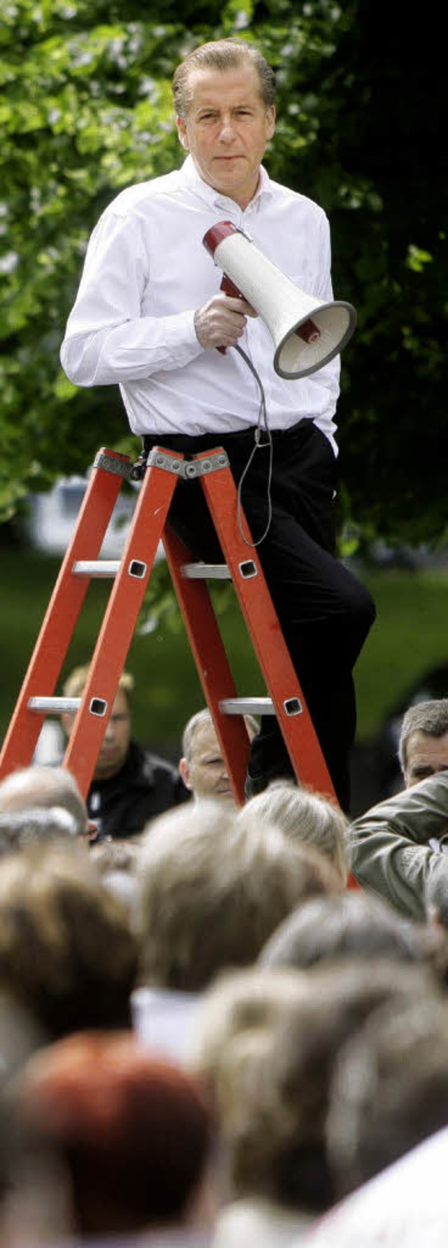 Karl-Gerhard Eick  hat ein unruhiges h...ier vor der Konzernzentrale in Essen.   | Foto: dpa