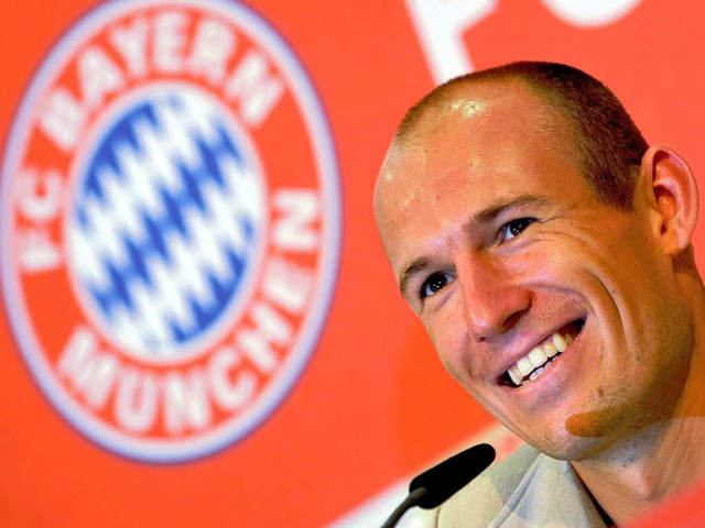 Der berraschungscoup des FC Bayern hat ein Gesicht: Arjen Robben.  | Foto: dpa