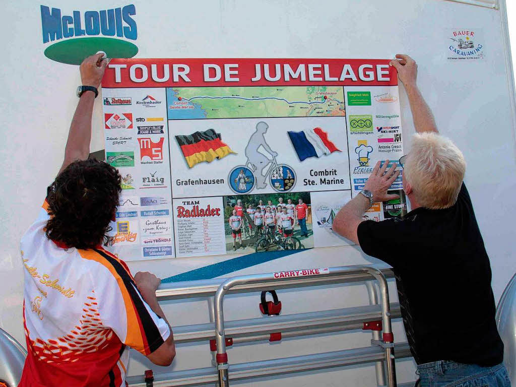 Auf dem großen Plakat ist die „Tour de Jumelage“ nachzuvollziehen. Auf dem großen Plakat ist die „Tour de Jumelage“ nachzuvollziehen.