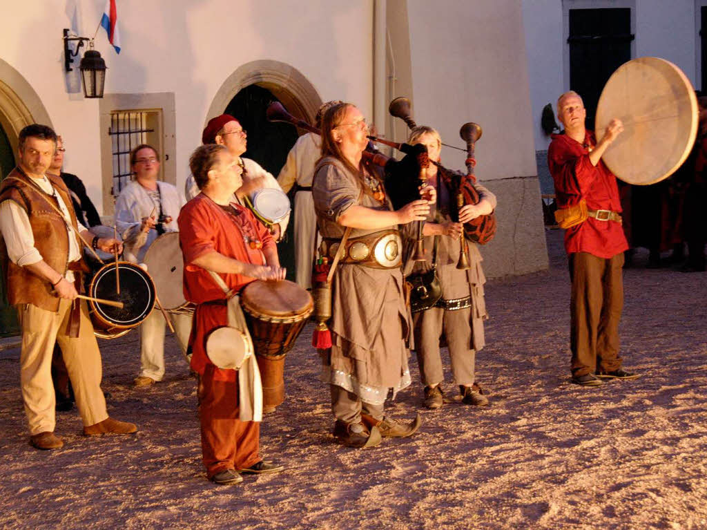Mit passender Musik wurde der „Stühlinger Schneckenstreit“ stimmungsvoll umrahmt; hier die Musikgruppe „Tinnitus Interruptus“ Mit passender Musik wurde der „Stühlinger Schneckenstreit“ stimmungsvoll umrahmt; hier die Musikgruppe „Tinnitus Interruptus“