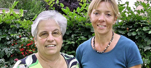 Elfi Schmidt (links) und Ursula Pels s... leiten die Rheinfelder Trauergruppe.   | Foto: Claudia Gempp