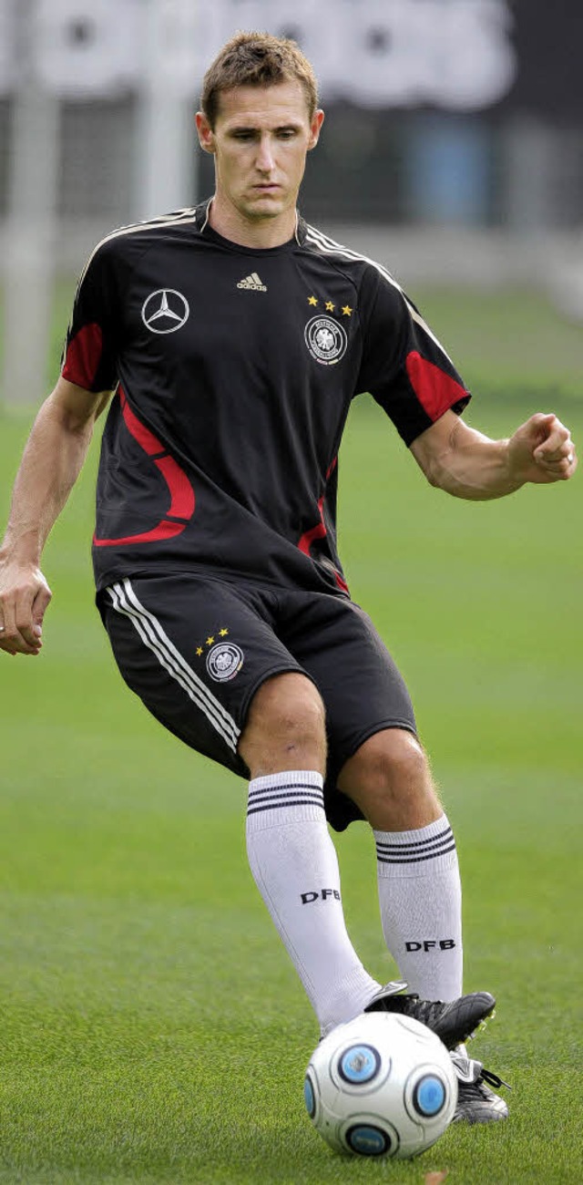 Bei Bundestrainer  Lw weiter hoch im Kurs: Miroslav Klose   | Foto: dpa
