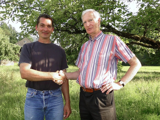 Martin Ganz (links) und Wulf Raether  sind gemeinsam im Einsatz fr die Natur.  | Foto: andreas braun