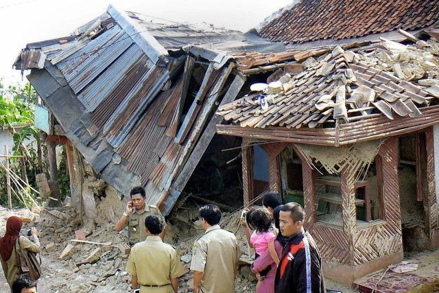 Heftiges Beben in Indonesien