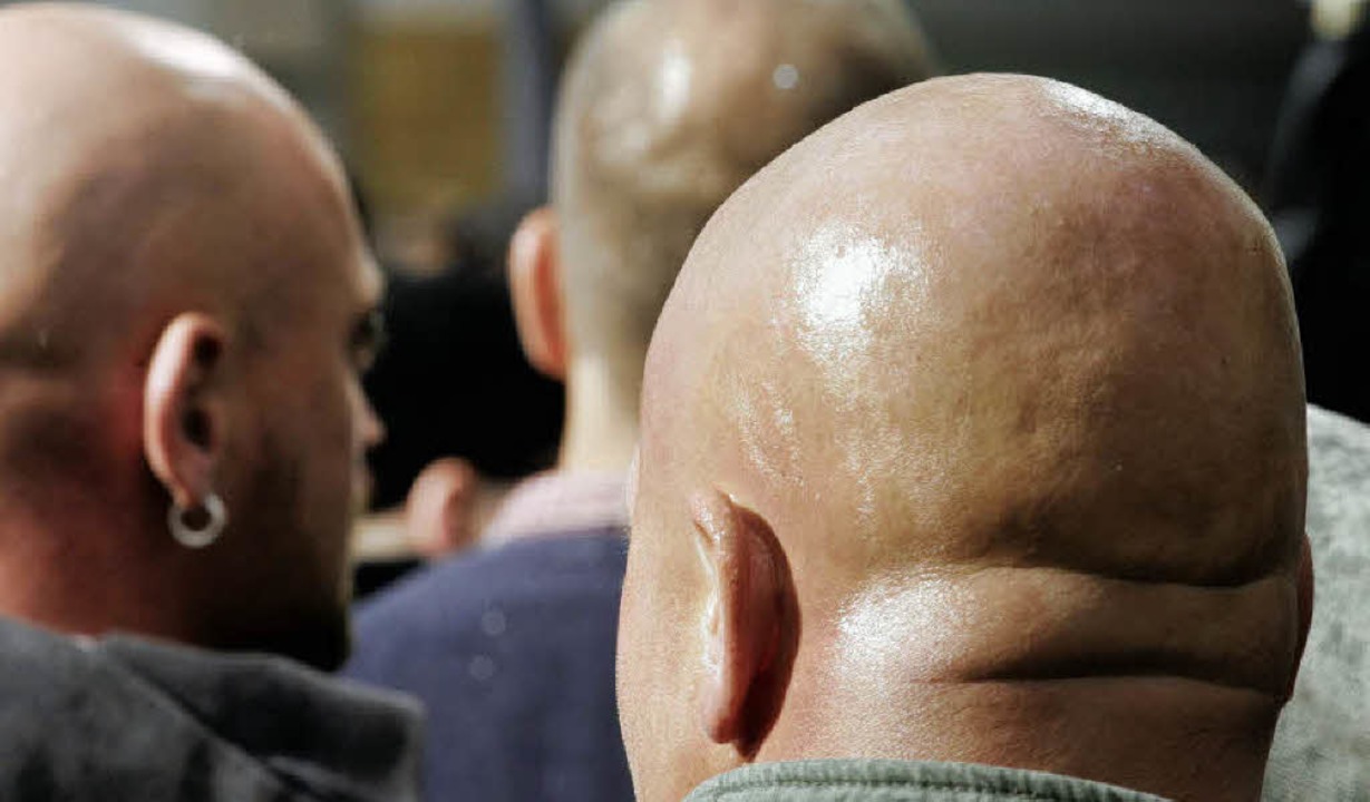 Die rechtsextremistische Skinheadszene...sidiums Freiburg rund 110 Mitglieder.  | Foto: ddp