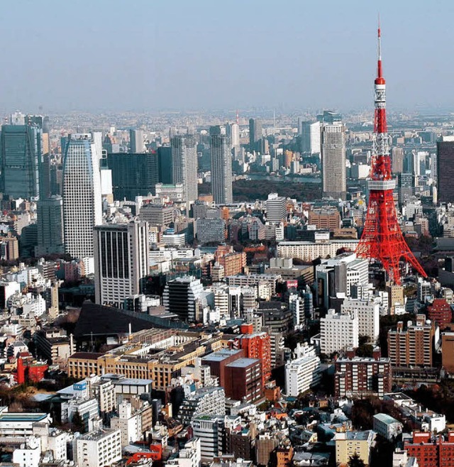 Wer in Immobilienfonds investiert, bes...ise Anteile an Brogebuden in Tokio.   | Foto: dpa