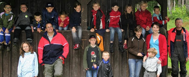 15 Kinder bei einem erlebnisreichen Ta...ter Steffen Wolf  und ihren Betreuern   | Foto: Sandra Jozic