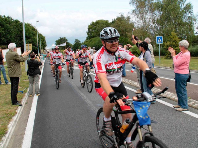 Die Radfahrer aus Grafenhausen wurden ...nhof und frenetischem Beifall begrt.  | Foto: Chris Seifried