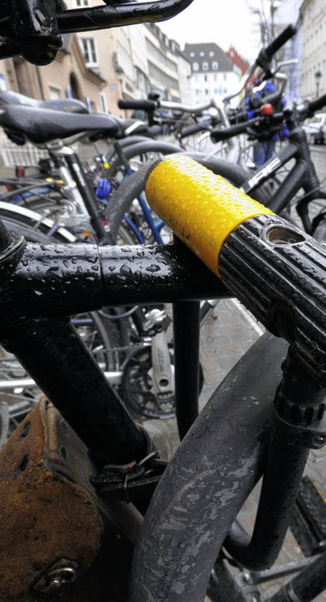 Wenn am Fahrrad pltzlich ein Zusatzschloss hngt, dann ist etwas faul.   | Foto: Ingo Schneider