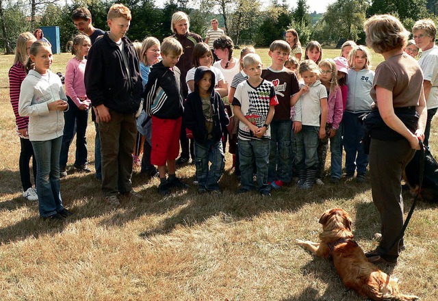 Hunde platz! Wie man mit einem Hund ri...rein Schopfheim-Fahrnau eindrcklich.   | Foto: Georg Diehl