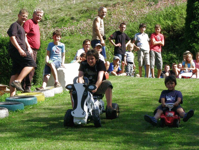 Wer ist schneller? Beim  Bobbycar- und...nd vor allem der Spa im Vordergrund.   | Foto: Monika Rombach