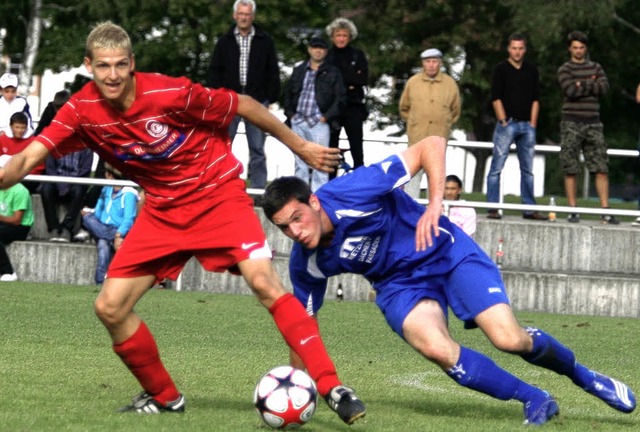 Rackern in Bad Drrheim: Marco Waldvog...elten Favoriten mit einem 2:0-Erfolg.   | Foto: Reinhardt