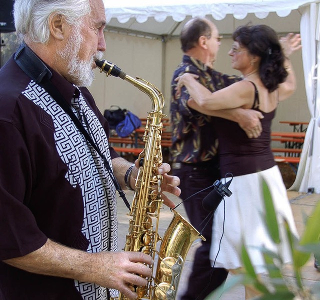 Im Schlossgarten durfte am Sonntag getanzt werden.  | Foto: Susanne Mller