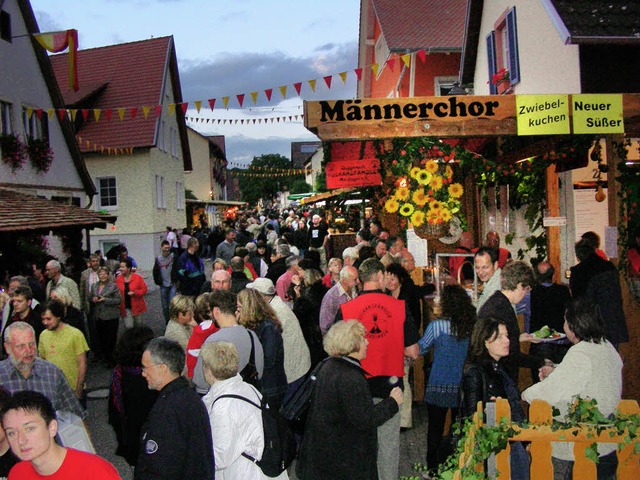 Viele Gste sumten die Gassen beim Weinfest in Merdingen.   | Foto: Schneberg