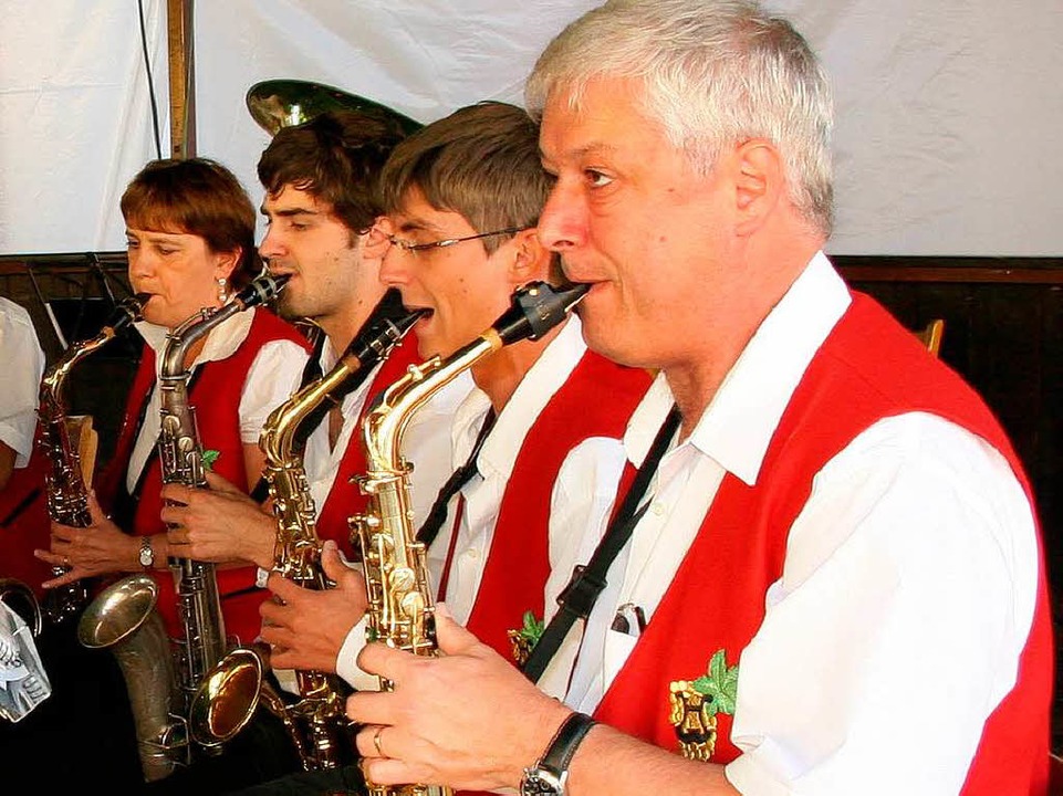Auch die Mitglieder des  Musikvereins ...  sorgten fr Unterhaltung  beim Fest.  | Foto: Herbert Trogus