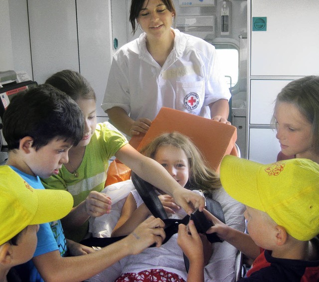 Spannend und informativ: Beim Roten Kr...hren die Kids alles ber Erste Hilfe.   | Foto: BZ