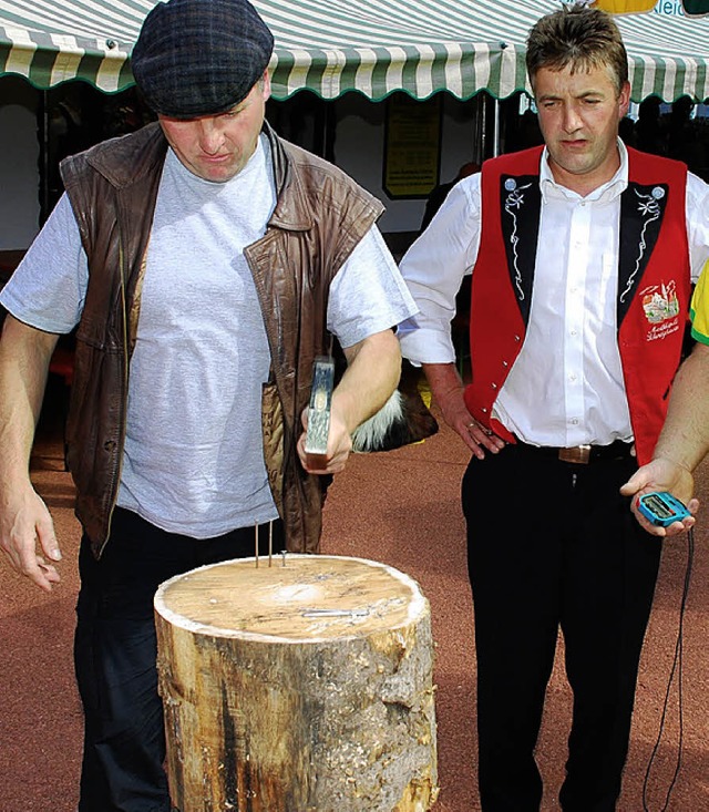 Wer trifft am besten? Die Geisberger Geisenmeckerer suchten den Nagelknig.    | Foto: R. Fischer