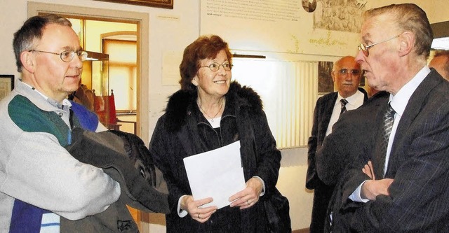 Magdalena Bucher im Gesprch mit Besuc...uden und die Waldshuter Juden&#8220;.   | Foto: Freudig